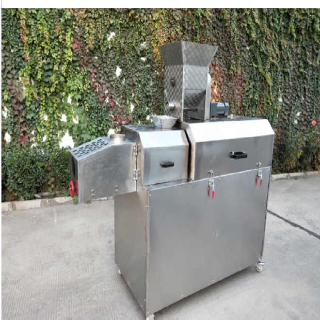 Machine automatique de fabrication de poudre de riz de maïs Snack Food Extruder pour les collations soufflées