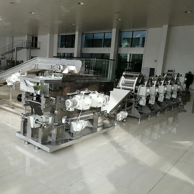 Machine de fabrication de nouilles en acier inoxydable commercial Production automatique 11000 pièces/8h 380V 50HZ