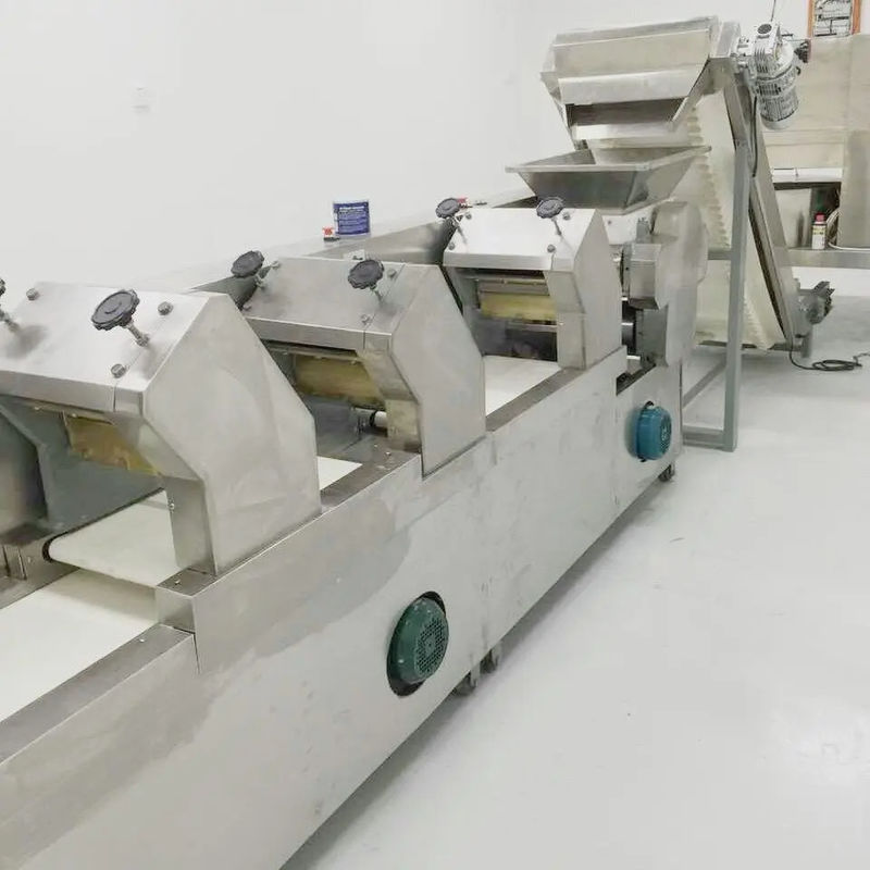 Machine à nouilles multifonctionnelle 300 kg/h Capacité de production Composants du moteur